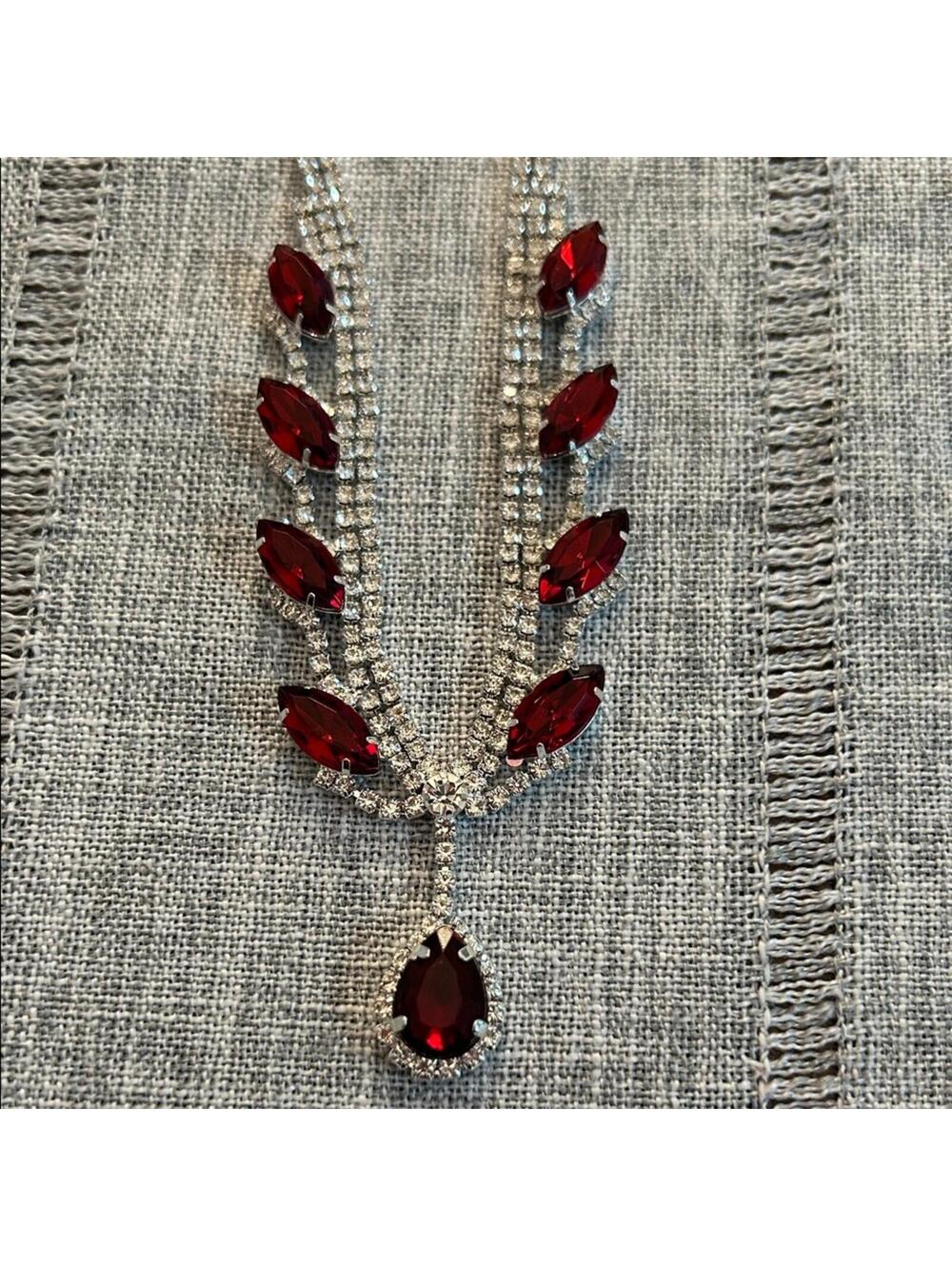 Elegant Rhinestone and Red Teardrop Necklace